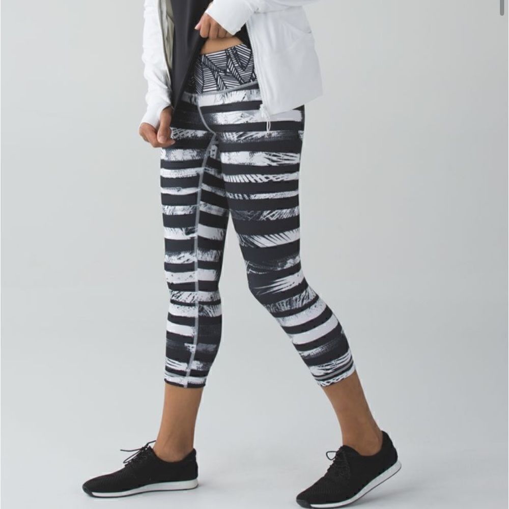 Lululemon Full-On Luon Wunder Under Crop II  Mid Rise Leggings (Shady Palms) - 4